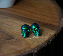 Load image into Gallery viewer, Green/Blue Colorshift Skull Studs
