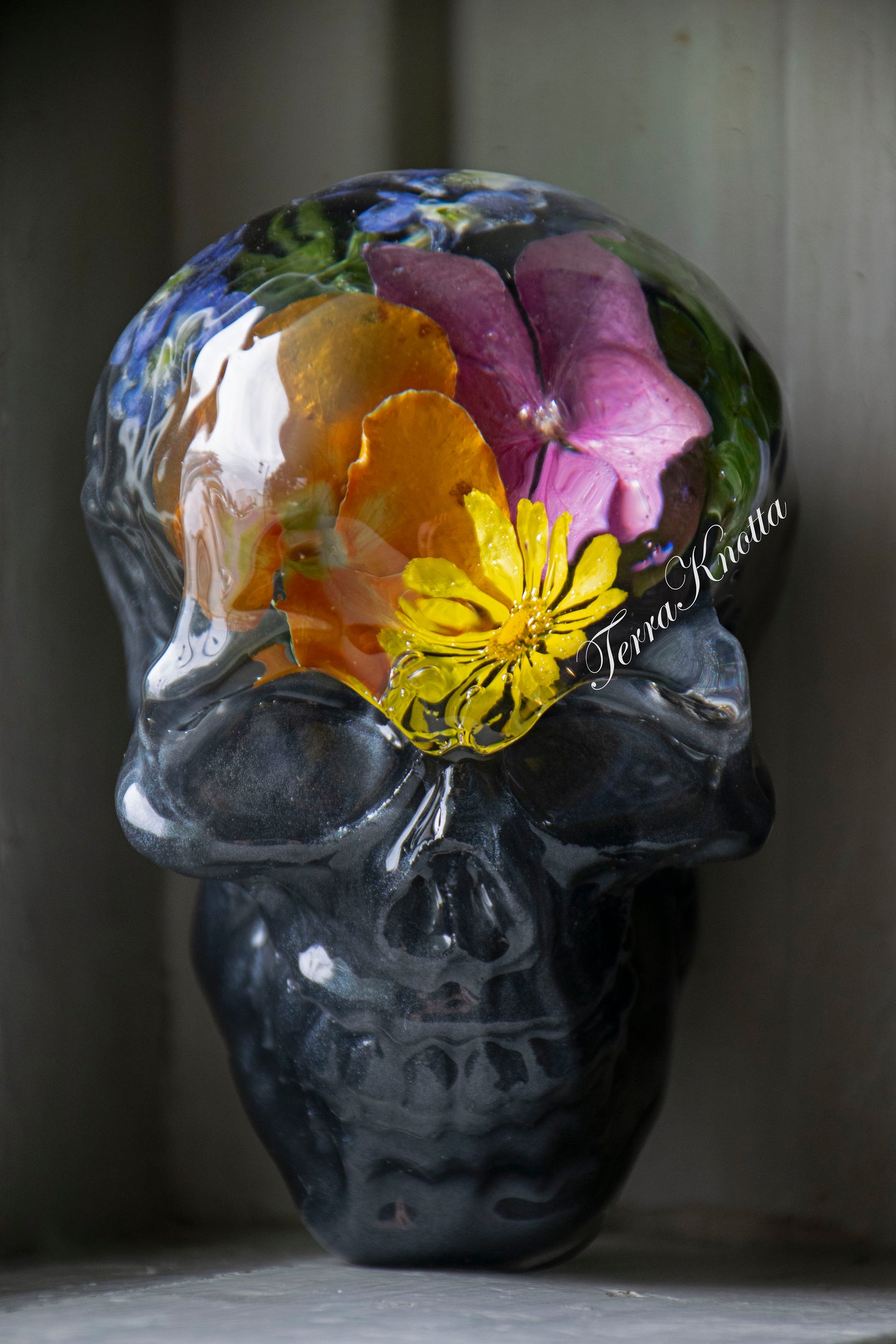 Mixed Floral Gray Base Skull
