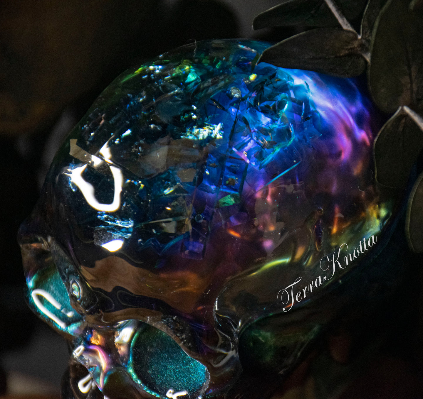Colorshift Mirror Chip Skull